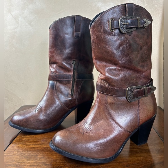 dingo Shoes - Dingo Women's Nelly Western Boot, Brown with Buckles and Side Zipper Size 10M